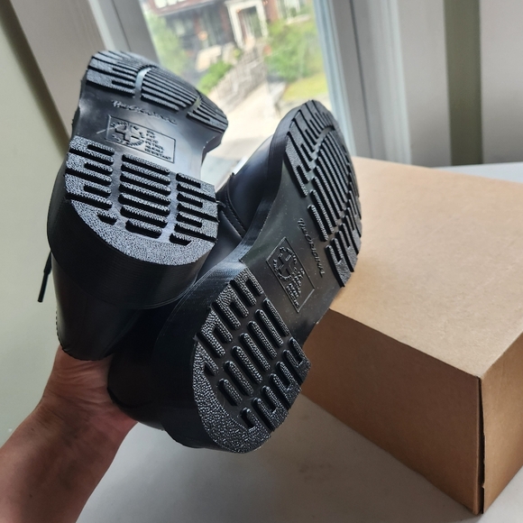 Dr. Martens 6/111461 MONO SMOOTH LEATHER OXFORD SHOES size 8 BNWB (no lid) - Picture 8 of 9